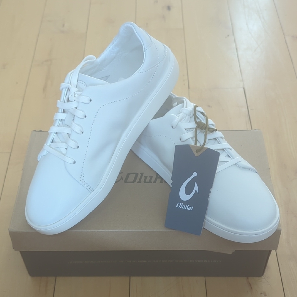 NWT/NIB OluKai Women's Pehuea Li'Ili Sneakers